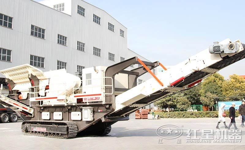 小型履帶石頭破碎機(jī)匠工于心，環(huán)保達(dá)標(biāo)，不怕污染