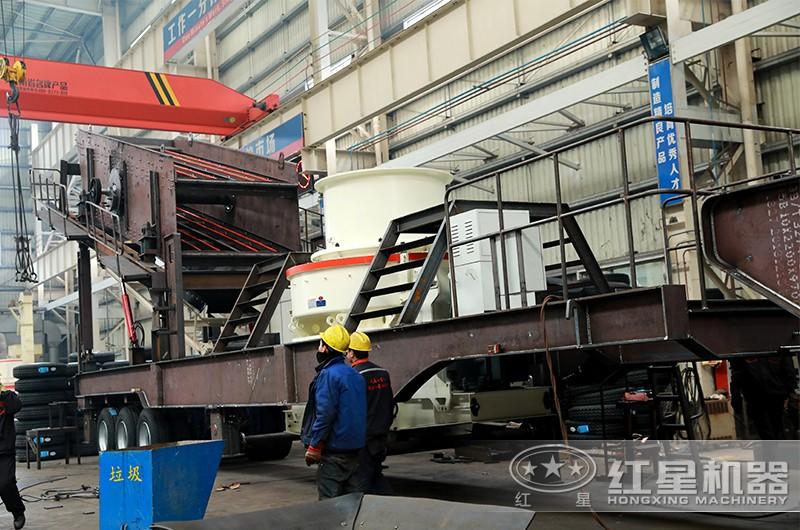 時產(chǎn)200噸小型移動破碎車，配制砂機，專業(yè)廠家，價格實惠