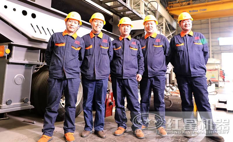 規(guī)?；a(chǎn)車間，專業(yè)化技術(shù)人才