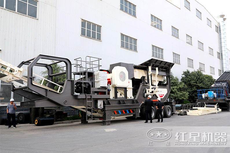 顎式移動(dòng)磕石機(jī)，石頭粗碎更給力