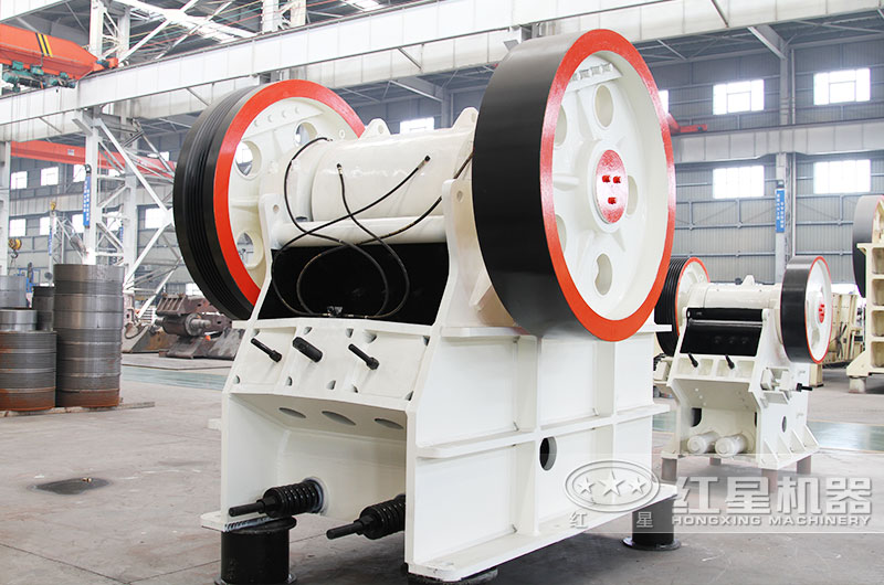 歐版顎式破碎機(jī)，粗碎破碎比大